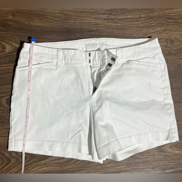 Preloved-OLD NAVY White Pixie Shorts, Women’s Shorts, Summer Shorts - Picture 12 of 13